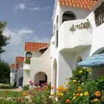 Gardens By Menorcarentals Lägenhetshotell Son Bou